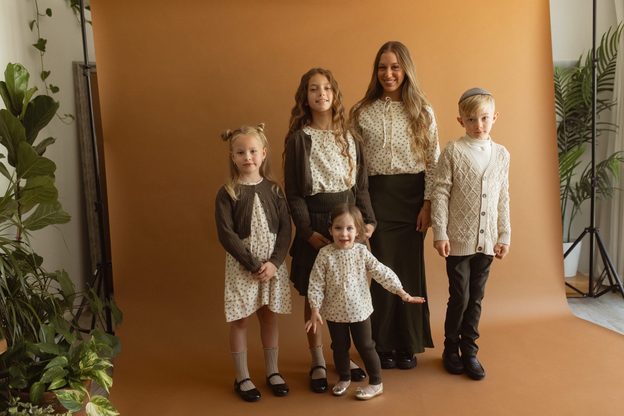 ⁦חולצה כפלונים פרחונית⁩ – תמונה ⁦10⁩
