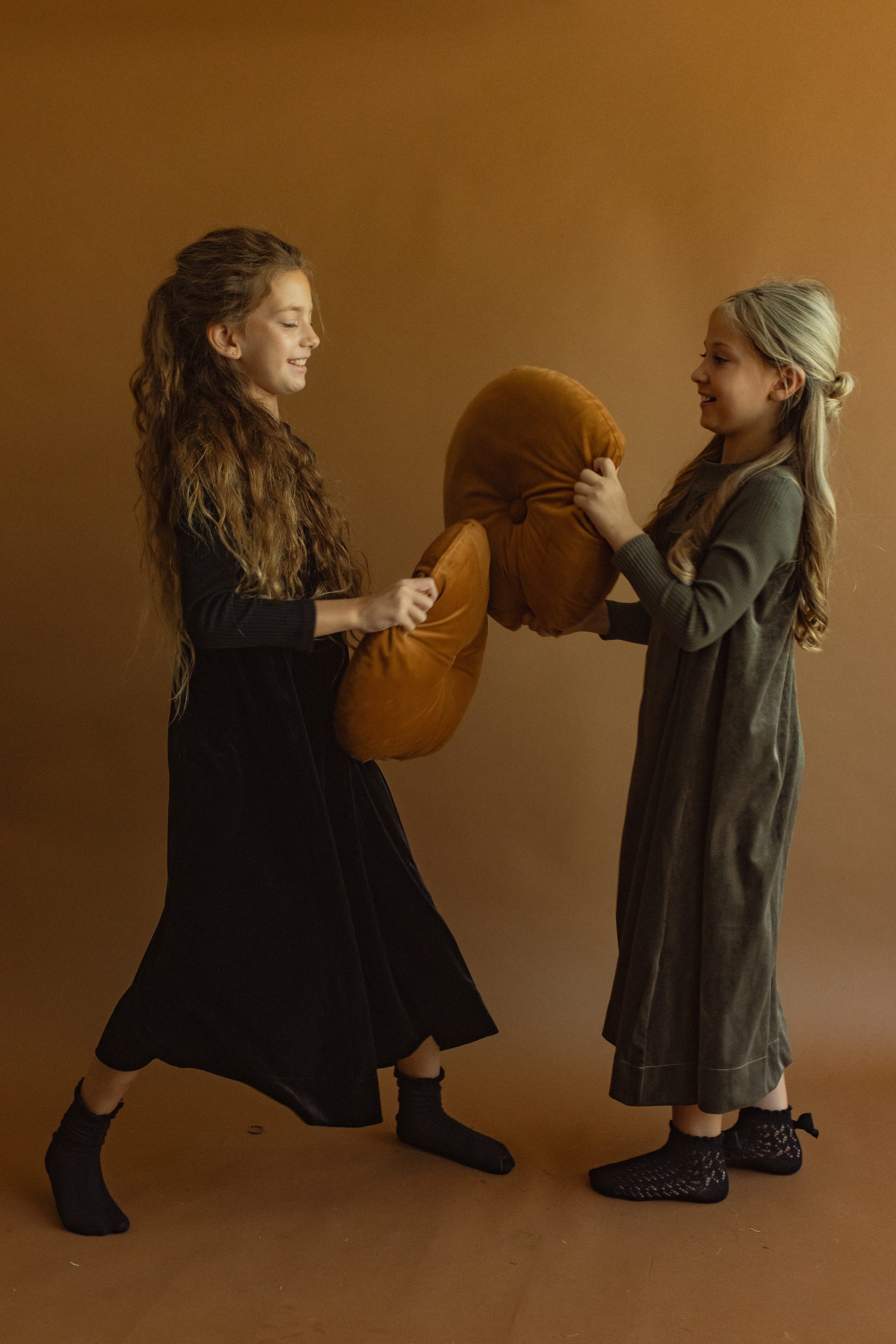 ⁦חלוק קטיפה ולוגו - ירוק⁩ – תמונה ⁦9⁩