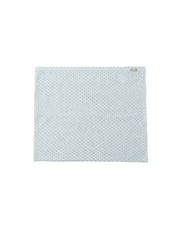 שמיכה סריגה מחוררת