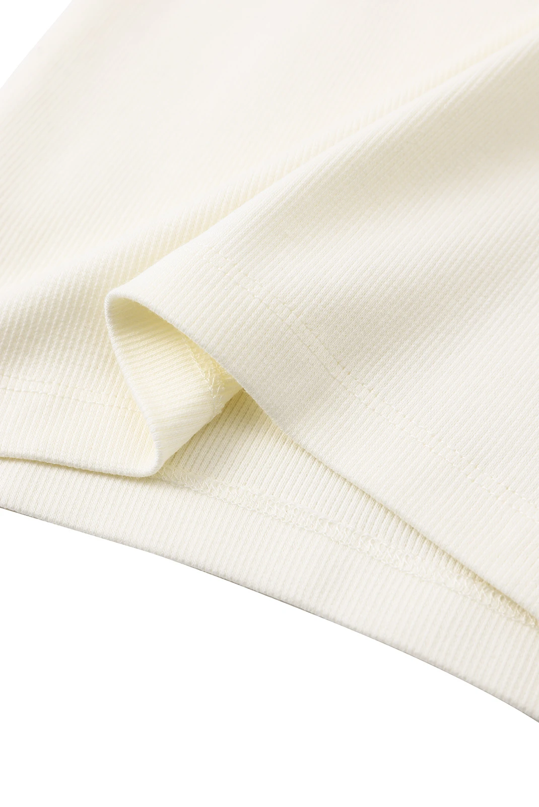 ⁦חולצה בייסיק שרוול קצר⁩ – תמונה ⁦4⁩